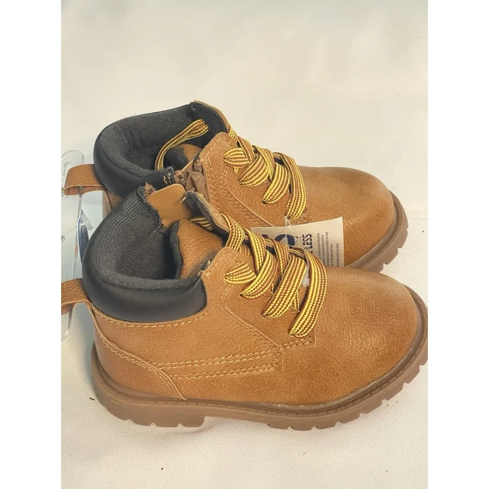 Carter's Roy Fashion Boots Size 7 New with tags no box‎ Bin3